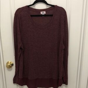 Old Navy Women's Maroon Long Sleeve Top with maroon bottom trim